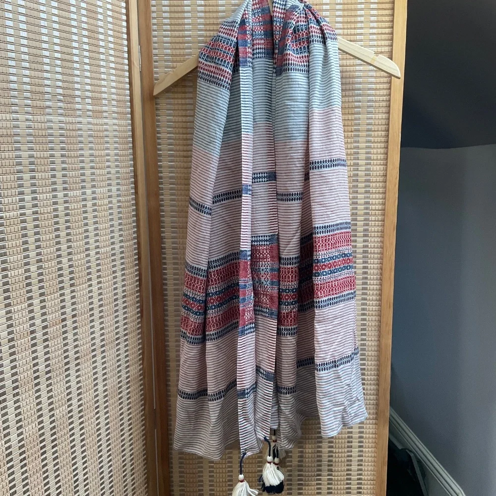 Stella & Dot Destination Scarf Indigo/Red Jacquard w/ Tassels